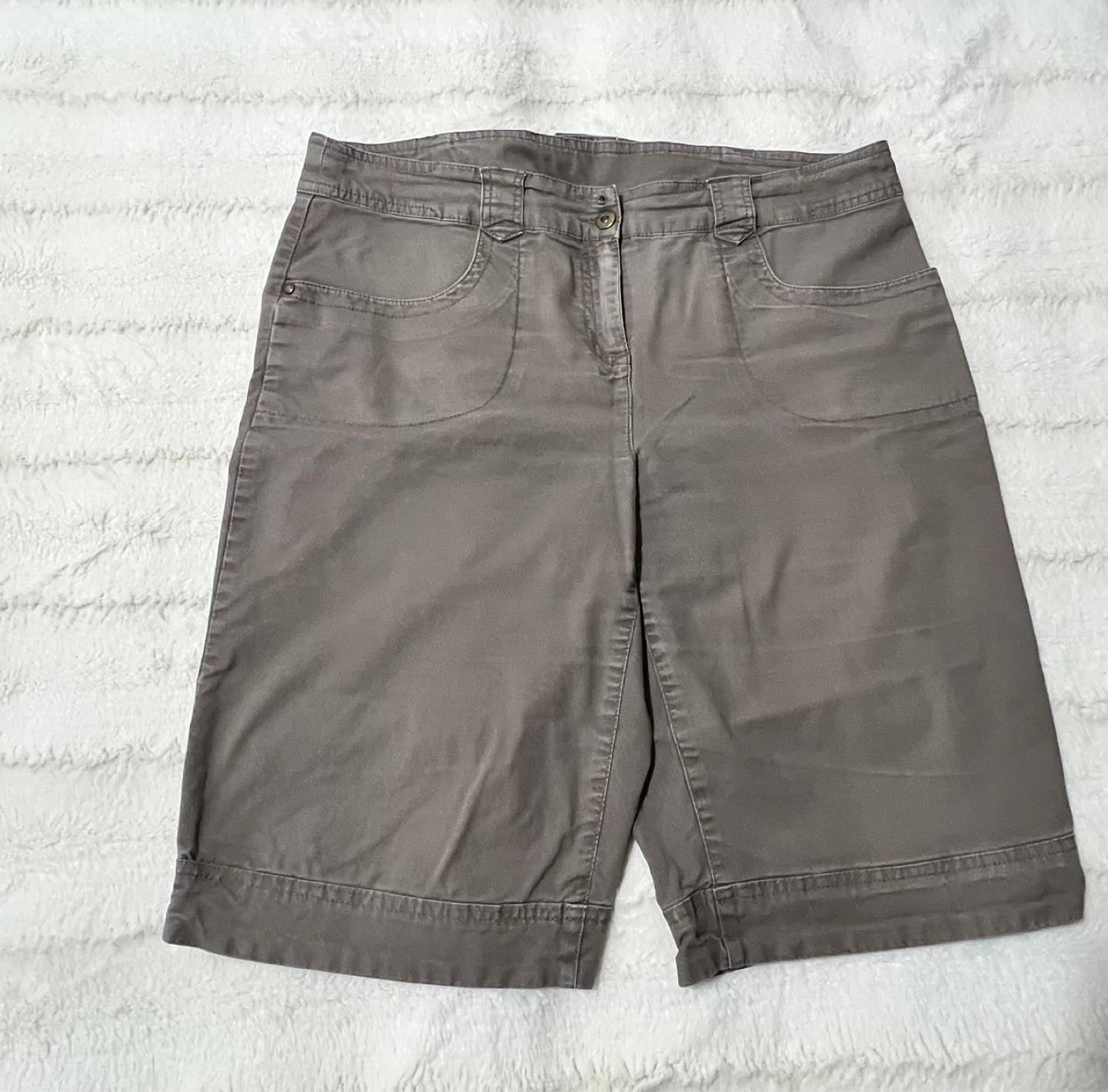 Bermuda shorts - size 14 petites