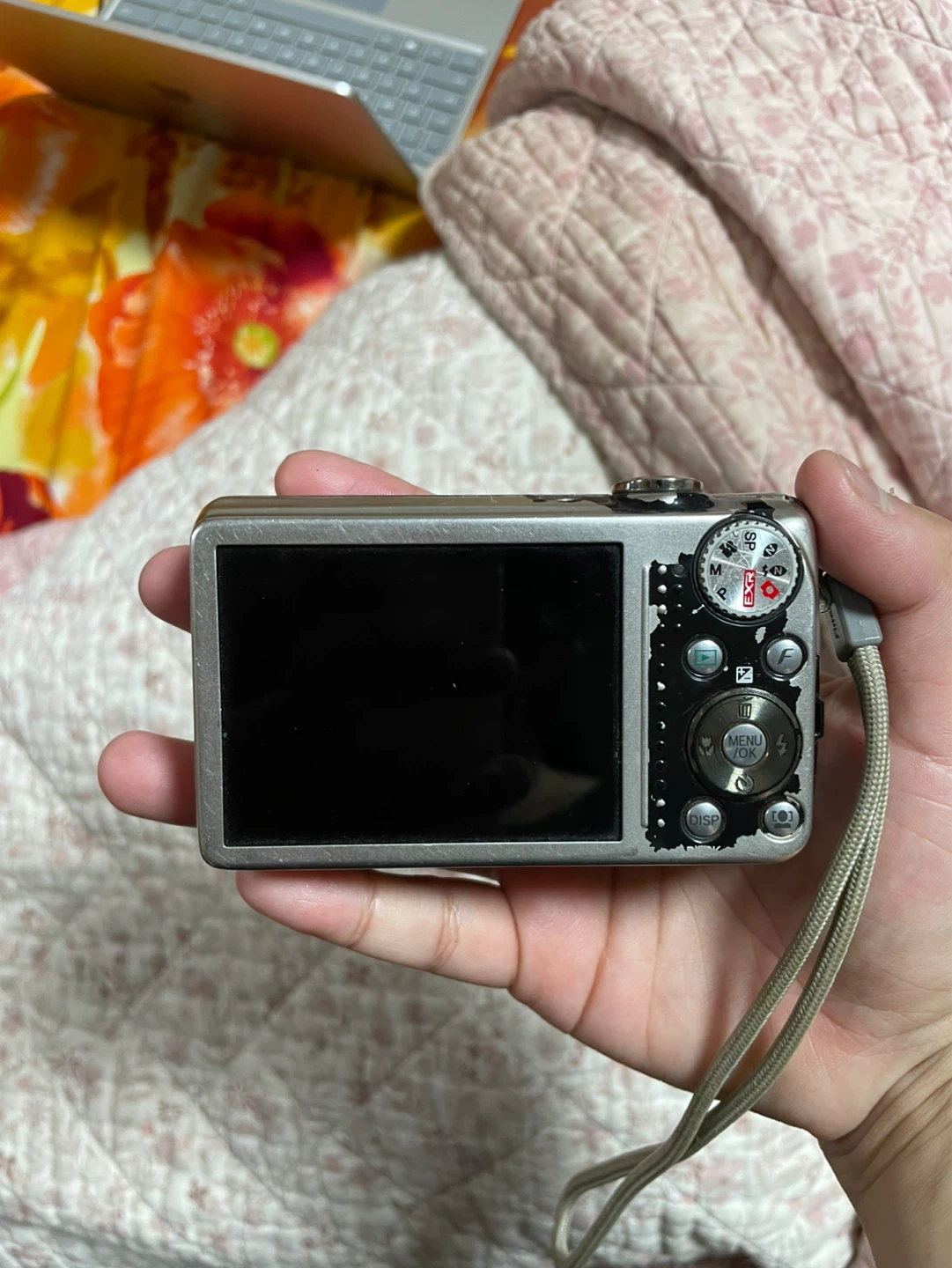 FUJIFILM FinePix F80EXR - Vintage/Retro digital camera - Y2K - photo 2