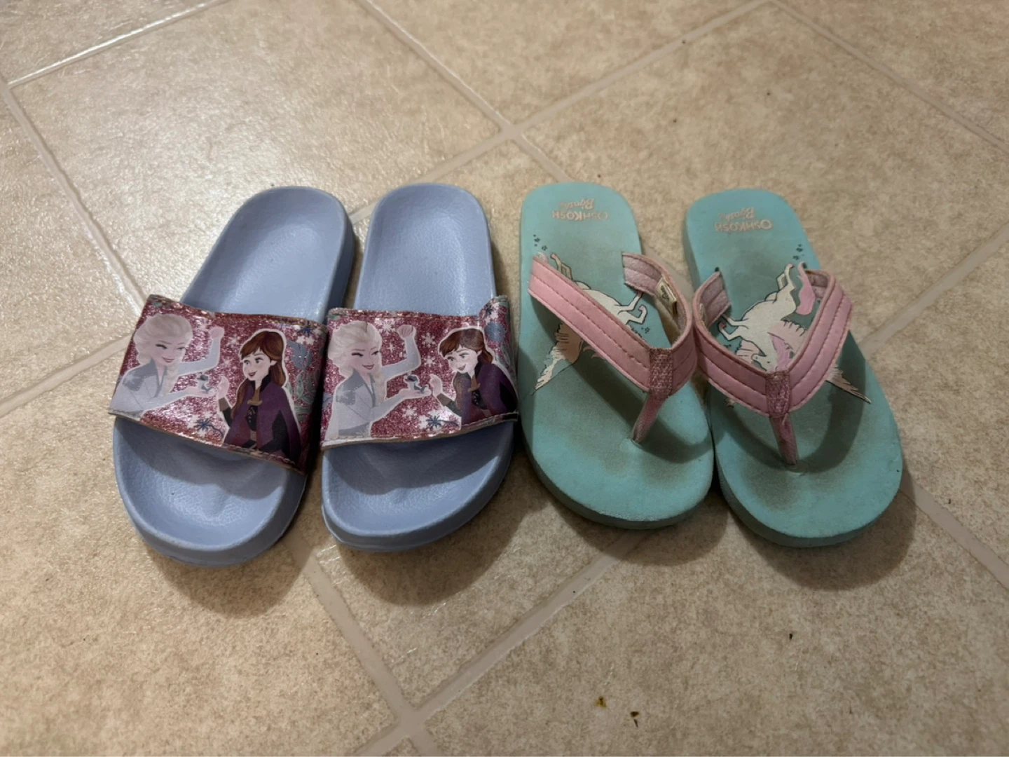 Kids OshKosh B'gosh Flip Flops & Frozen Slides Size 12
