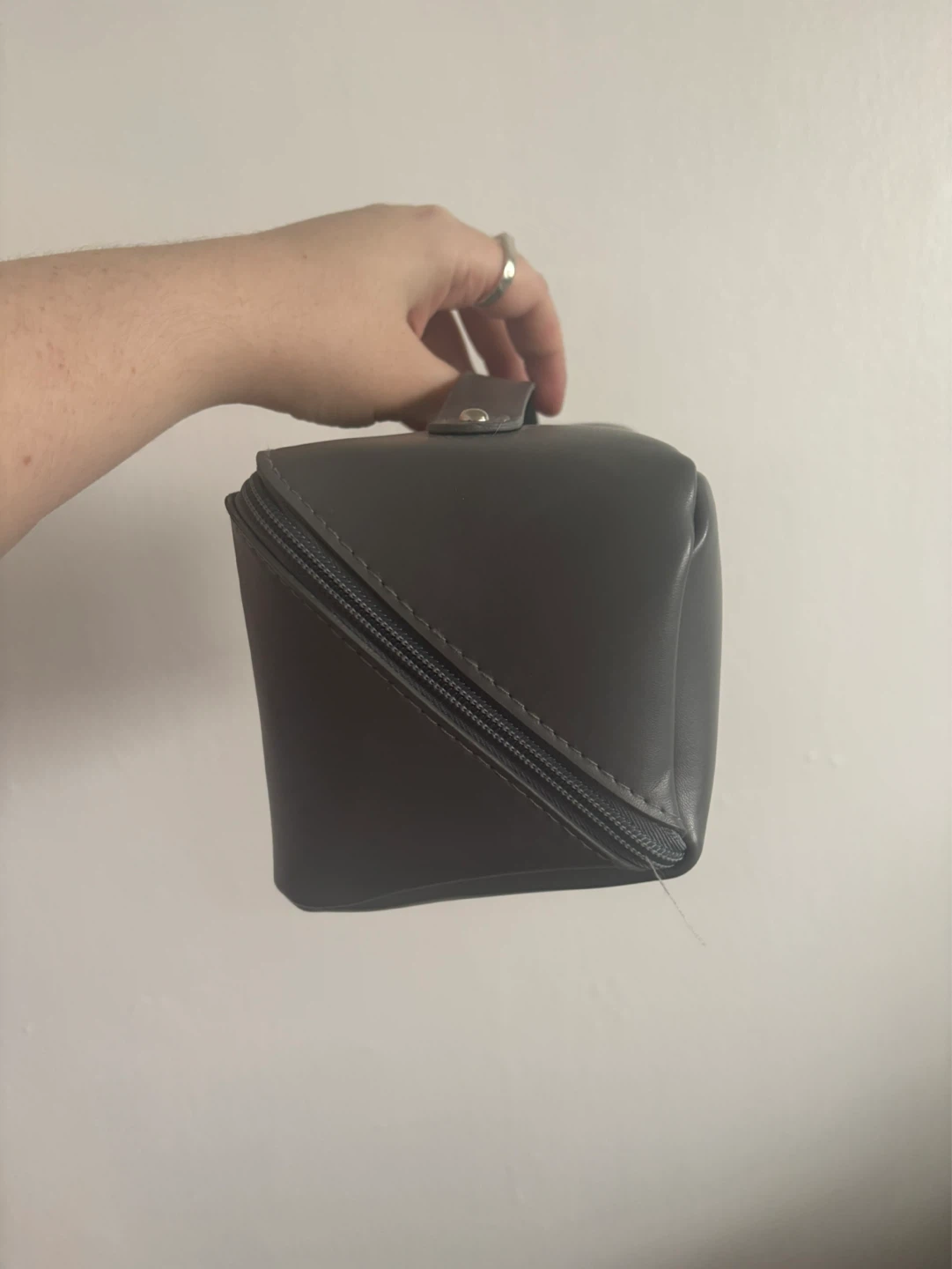 Dermalogica Grey Cosmetic Bag - photo 3