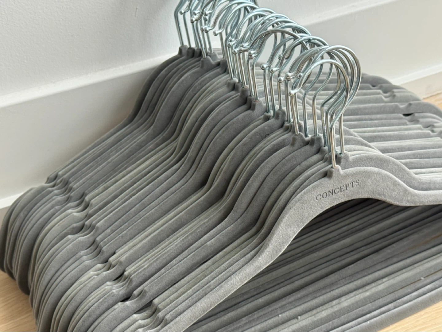 40 Grey Velvet Non-slip Hangers