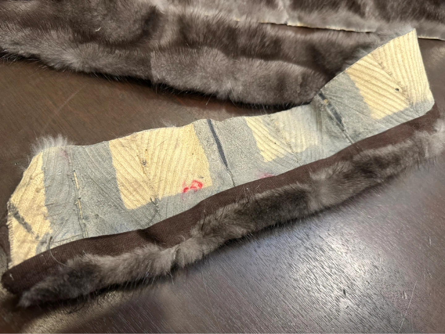 Real mink fur trim piece — excellent condition. - photo 4