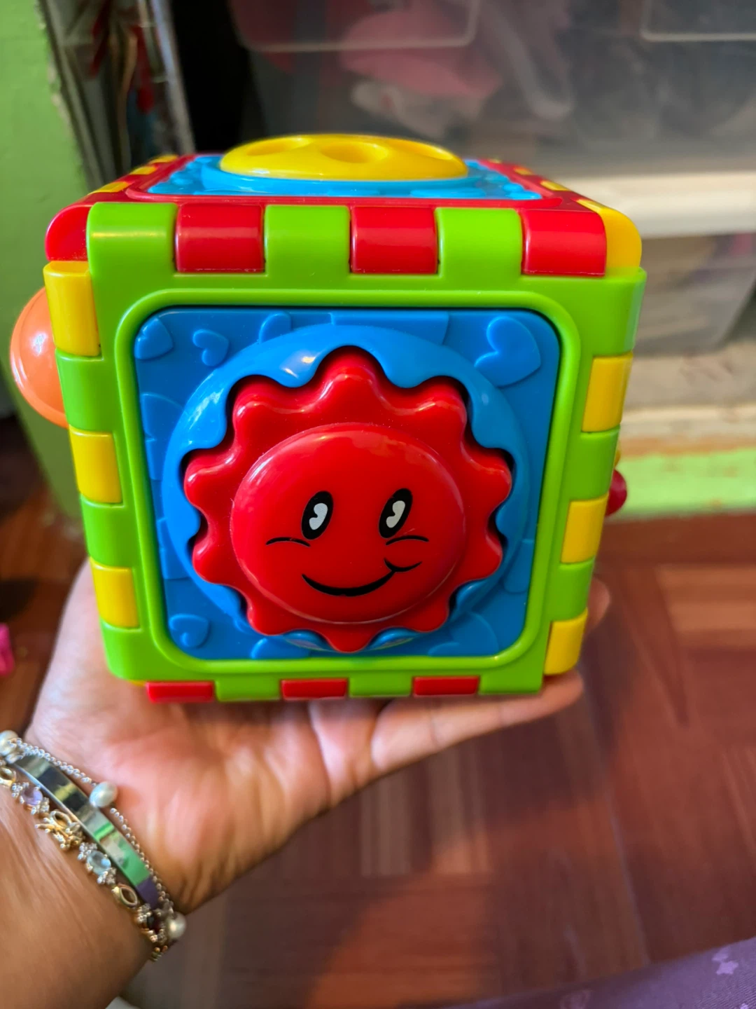 Baby activity cube 🌱