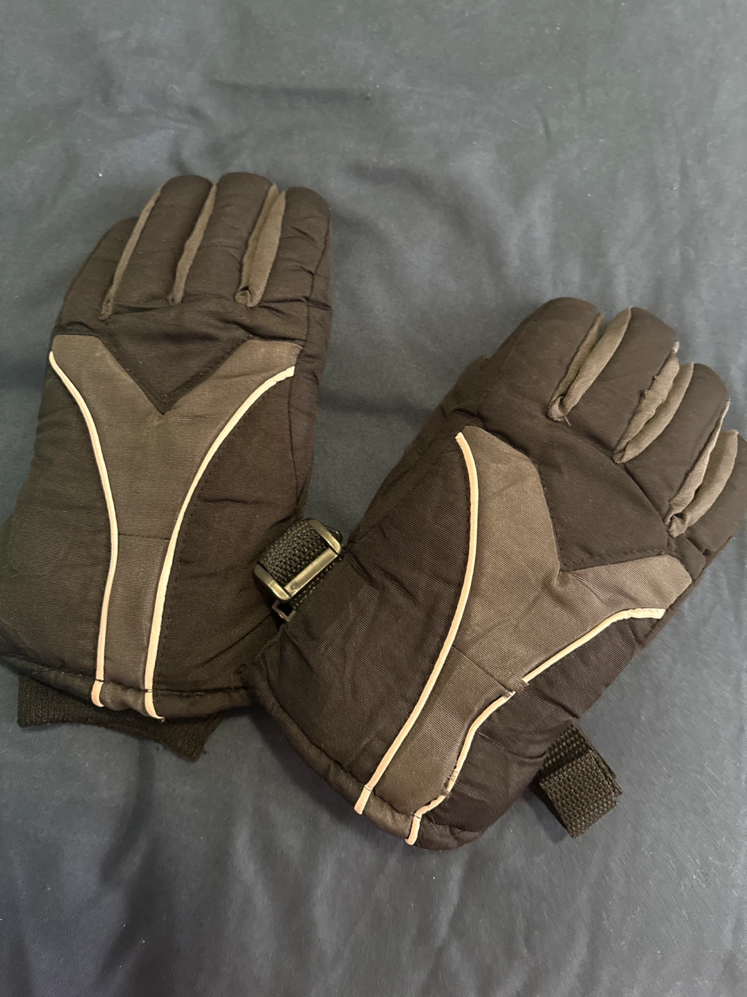 Black Winter Gloves with Strap