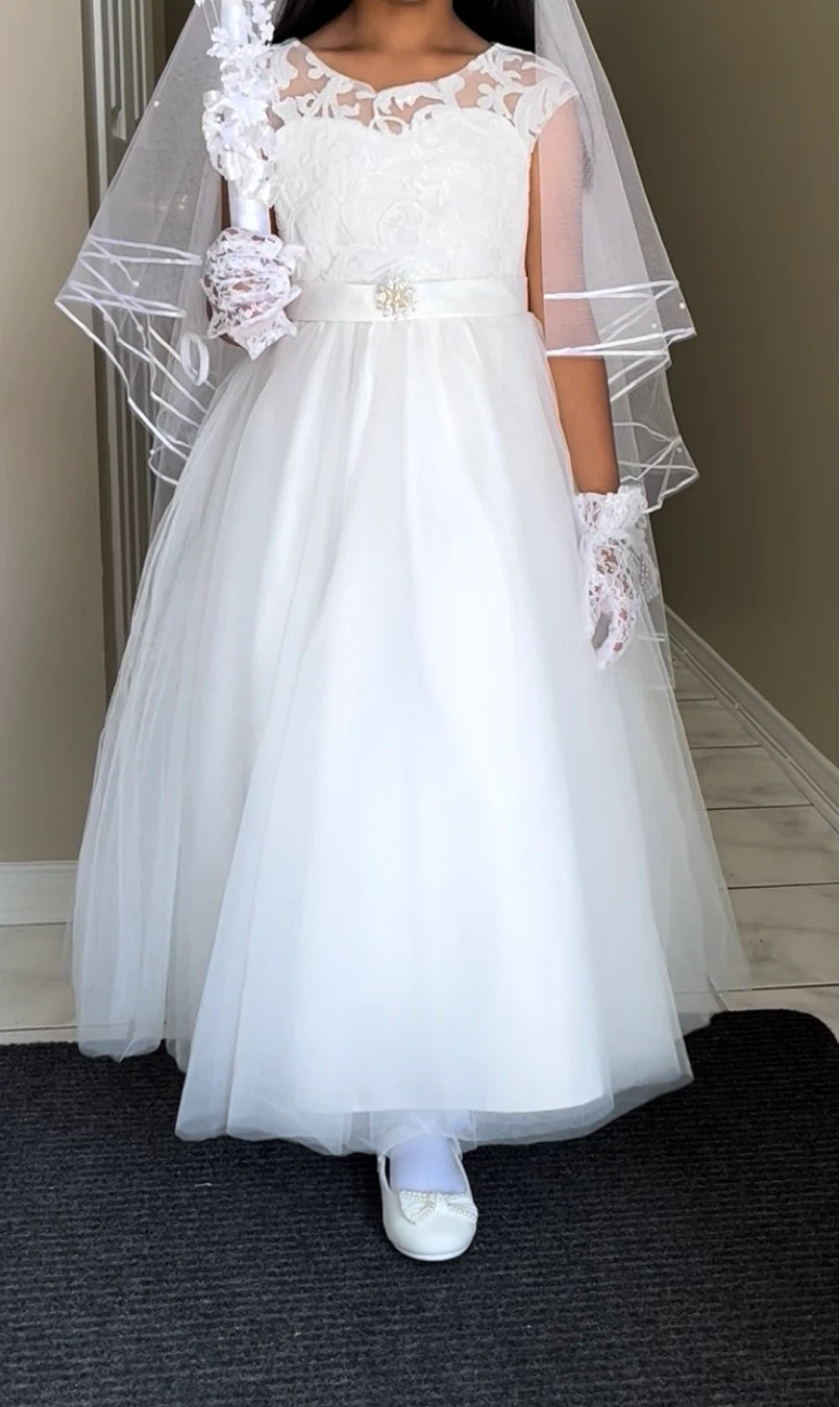 White Communion dress with Veil, Gloves & white shoes