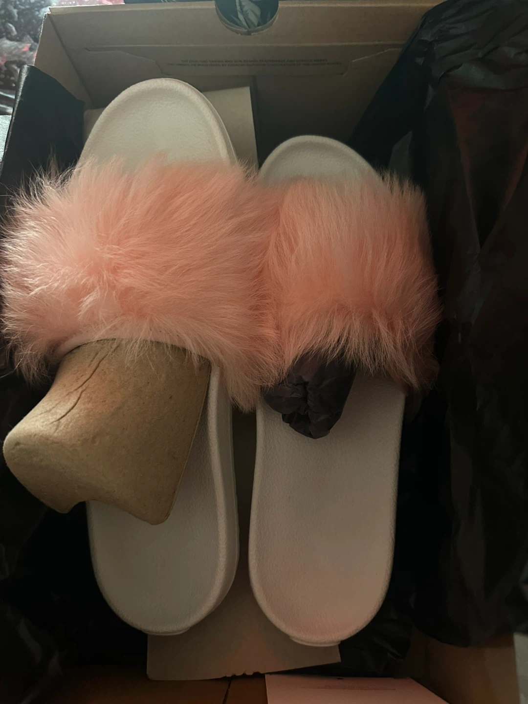 UGG Fluffy Slides - Pink