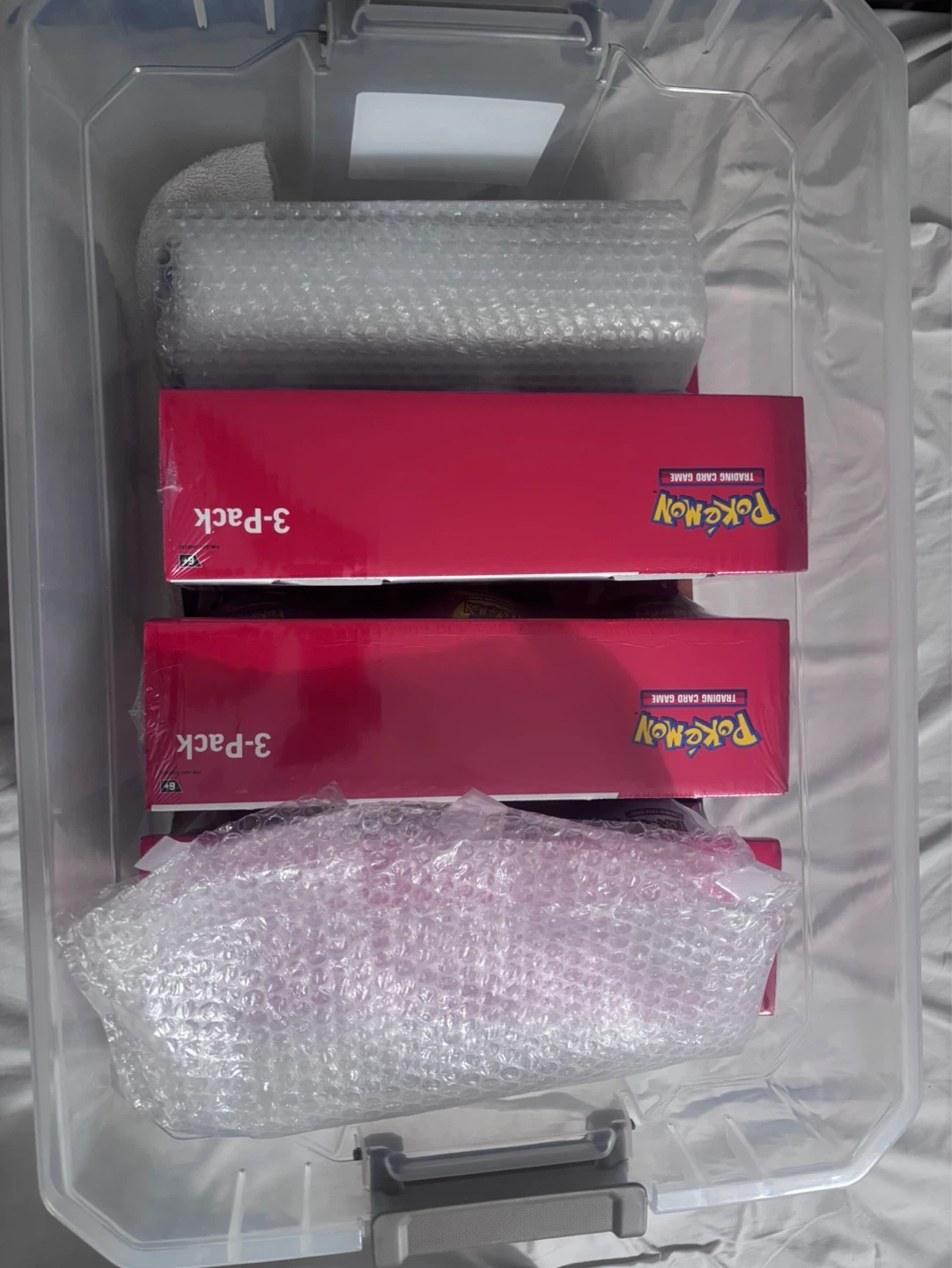 Pokémon TCG Poké Ball 3-Pack Tins - photo 5