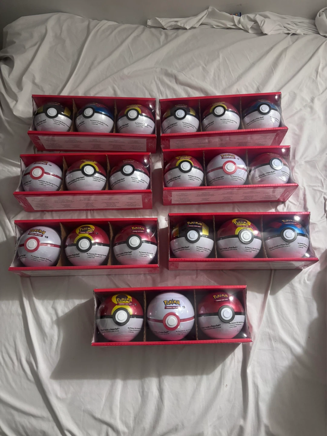 Pokémon TCG Poké Ball 3-Pack Tins - photo 4