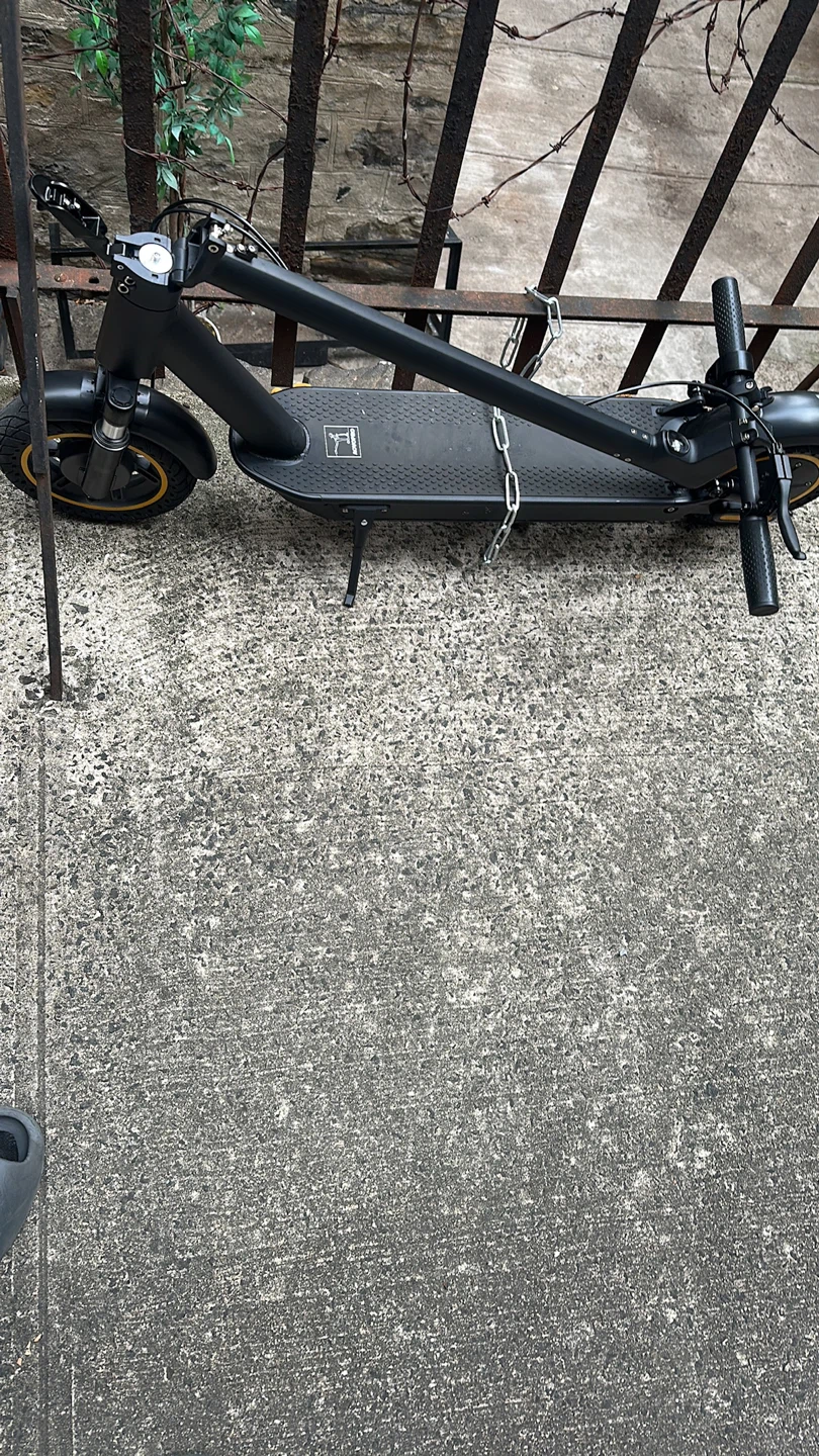 AovoPro esmax Electric KickScooter