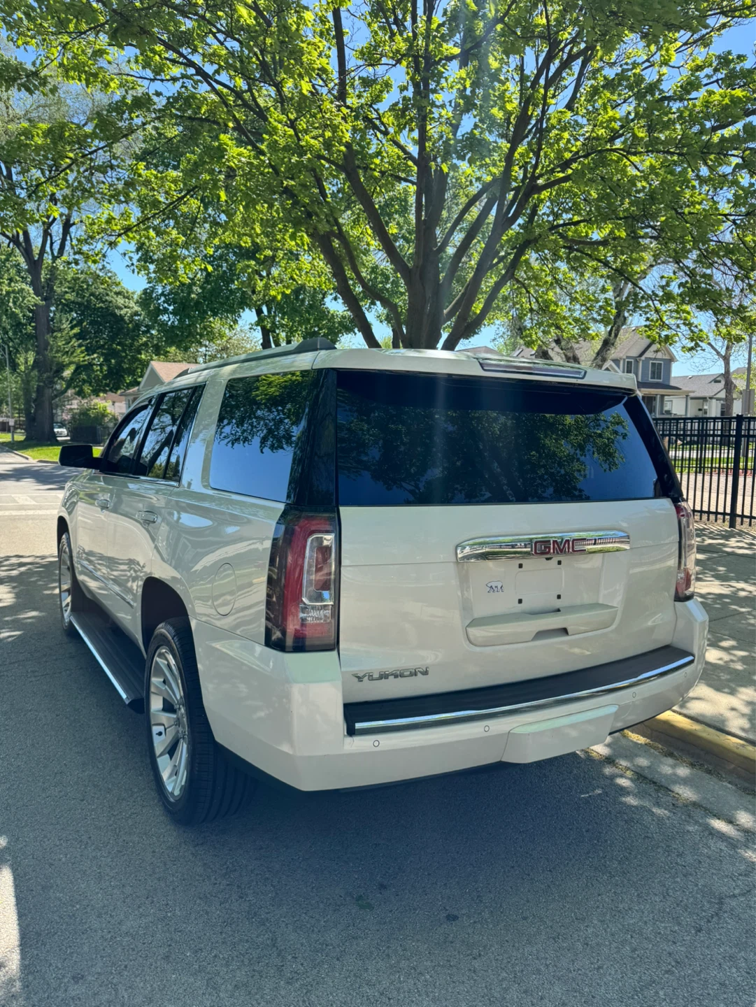 2015 GMC Yukon Denali · Sport Utility 4D - photo 4