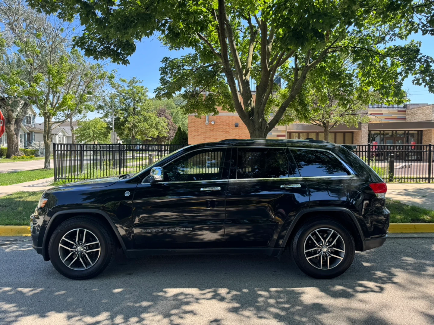 2018 Jeep Grand Cherokee · Limited Sport Utility 4D - photo 4
