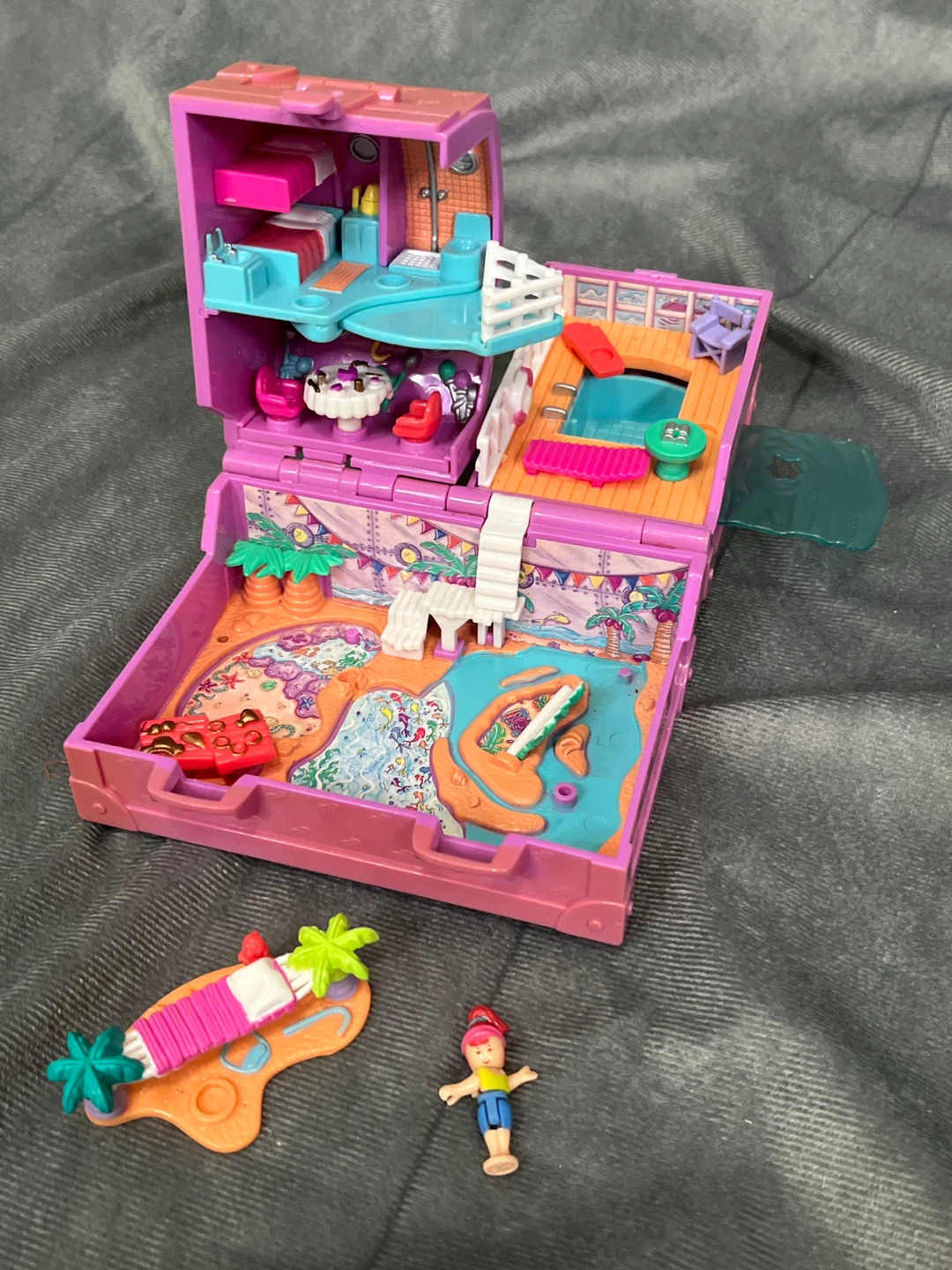 Incomplete 1996 Polly Pocket Playset