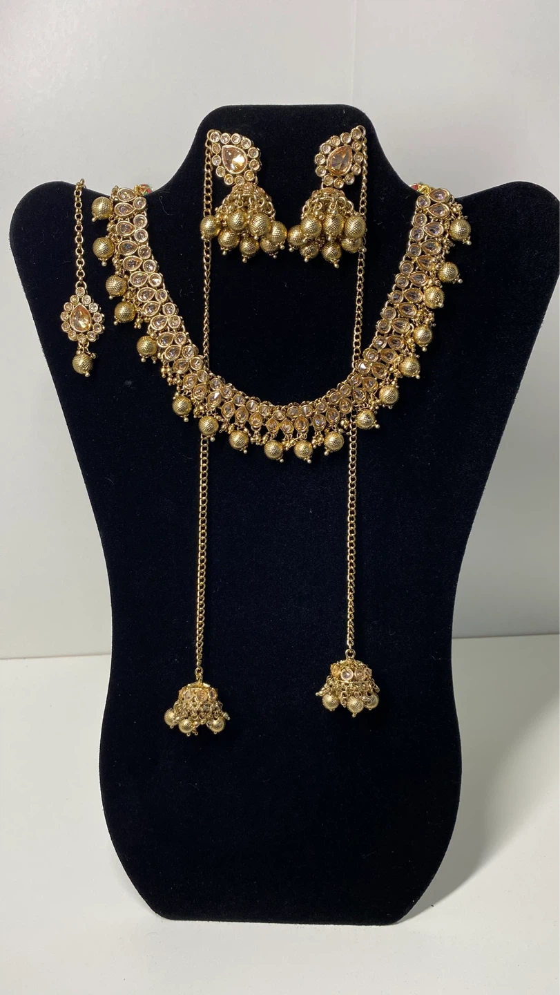 Gold-toned Kundan Necklace Set with Earrings and Tikka - photo 2