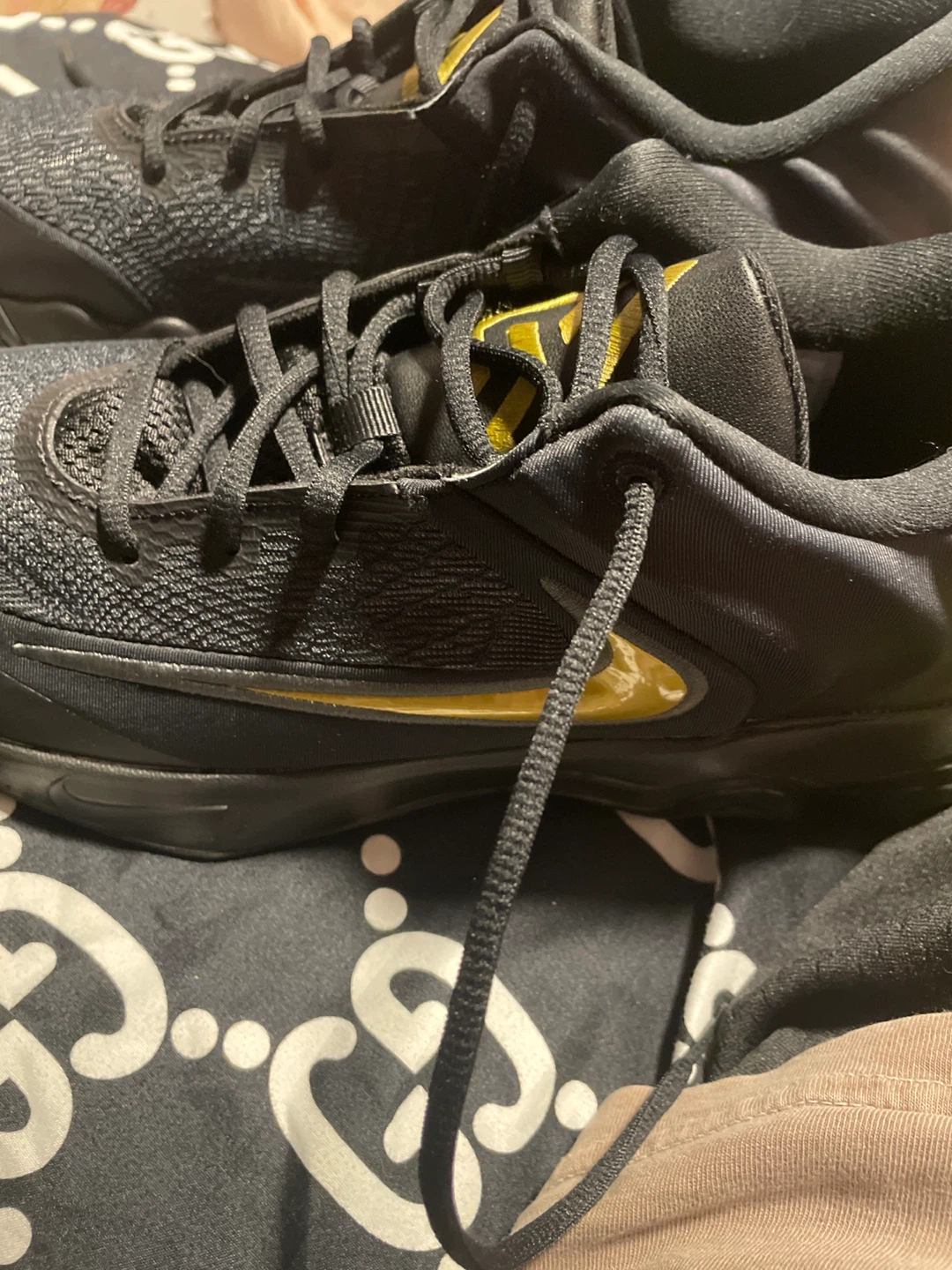 Giannis immortality 4 basketball shoes size 10 NEVER USED