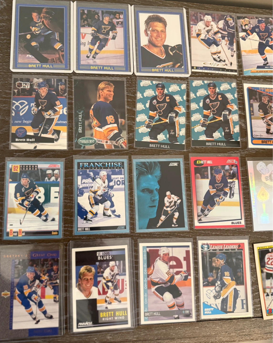 Collection of Brett Hull Hockey Cards- 25 Cards - photo 2