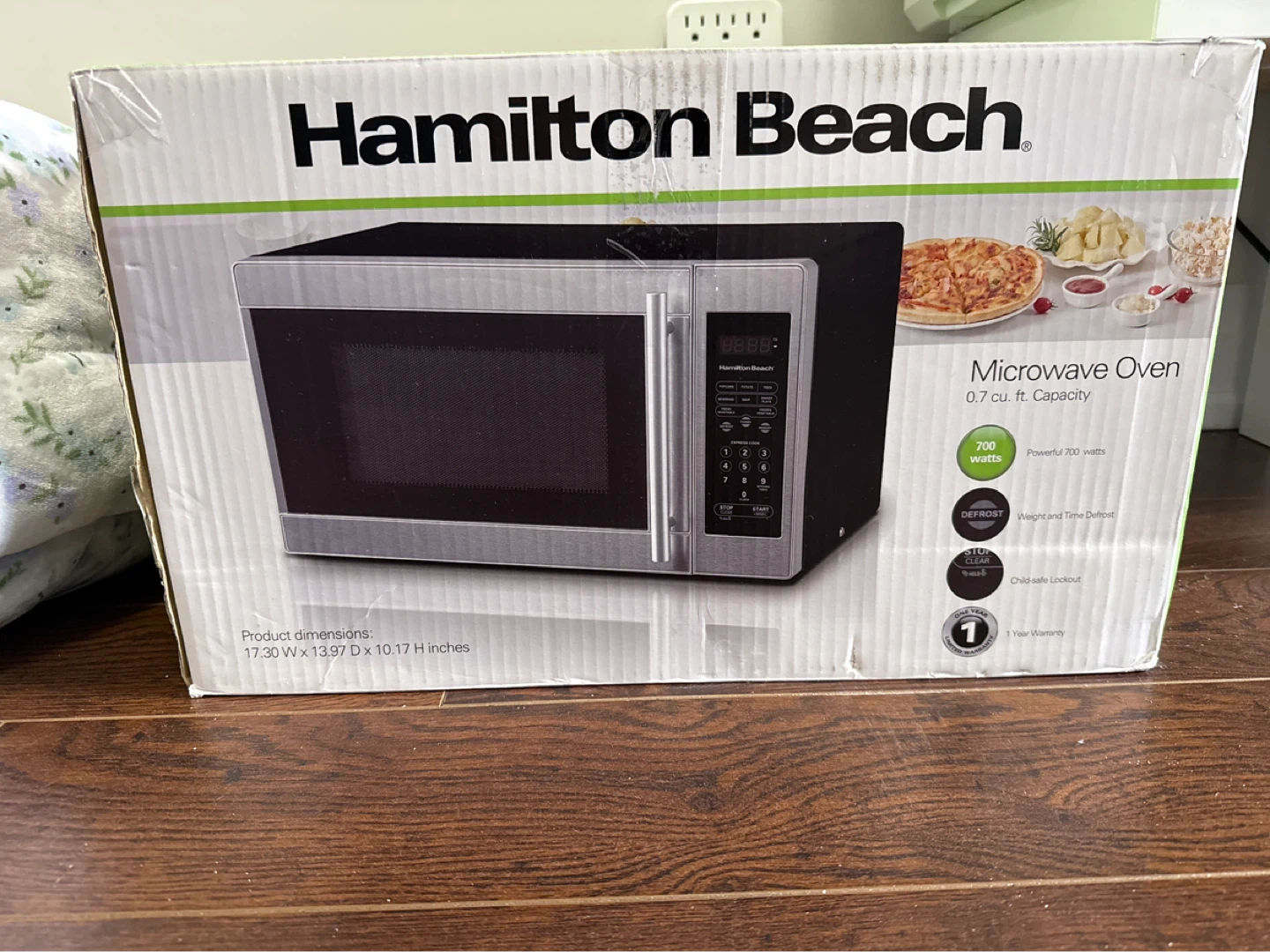 Hamilton Beach Microwave Oven 0.7 cu. ft. 700 Watts