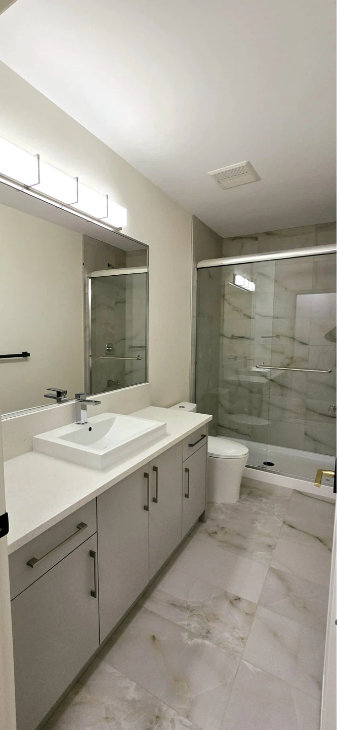 Two bed room basement suite - photo 2