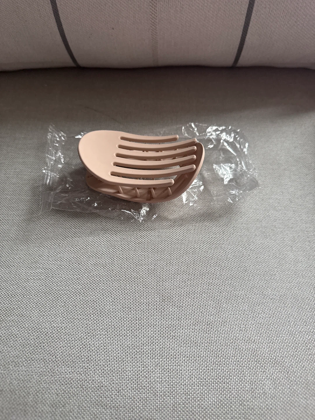Claw Hair Clip  - Neutral color 🌱 - photo 2