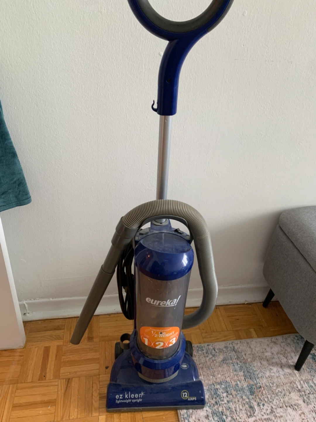 Eureka EZ Kleen Lightweight Upright Vacuum - photo 2