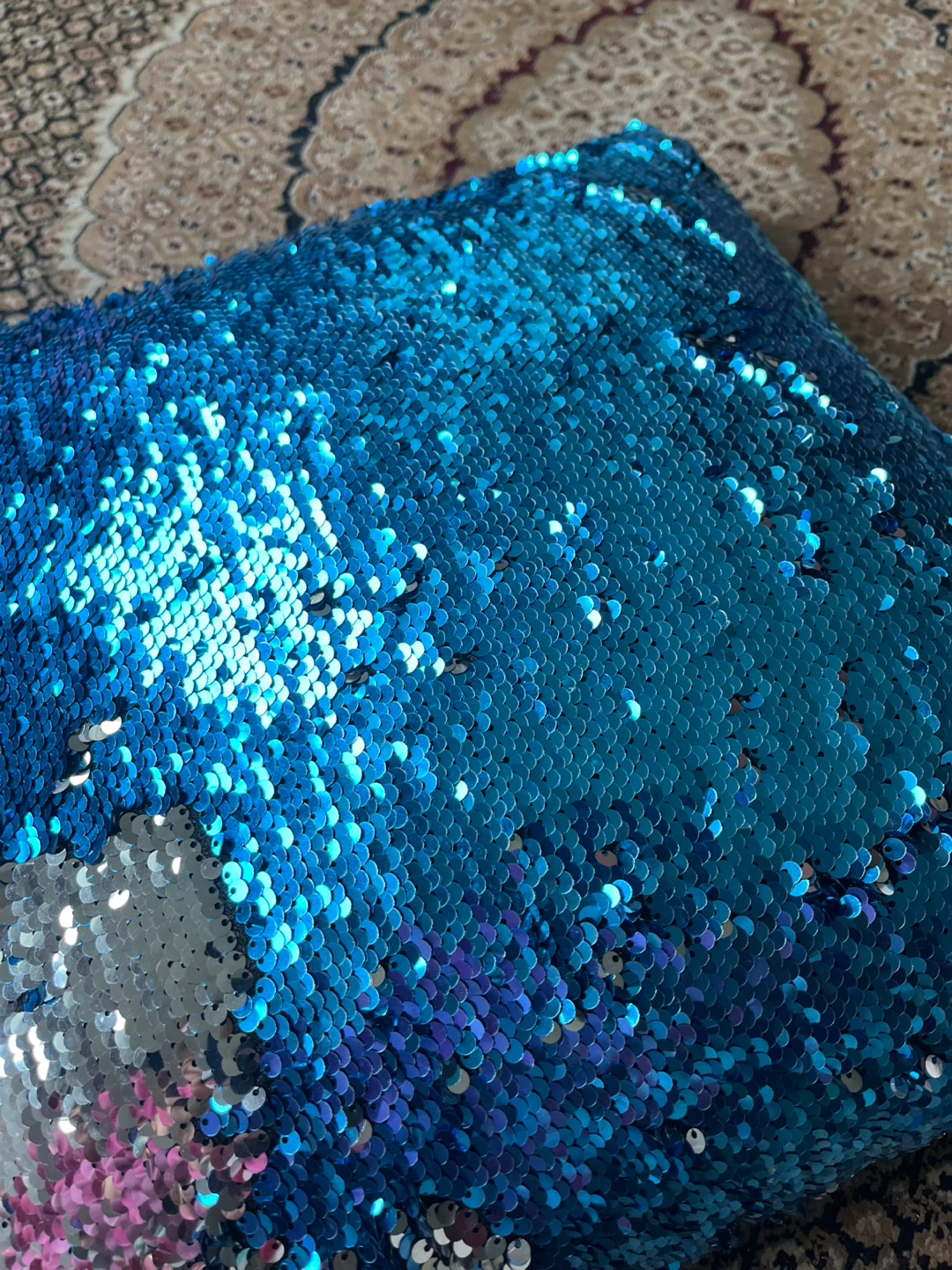 Reversible Sequin Magic Pillow – Fun & Stylish! ✨ - photo 4