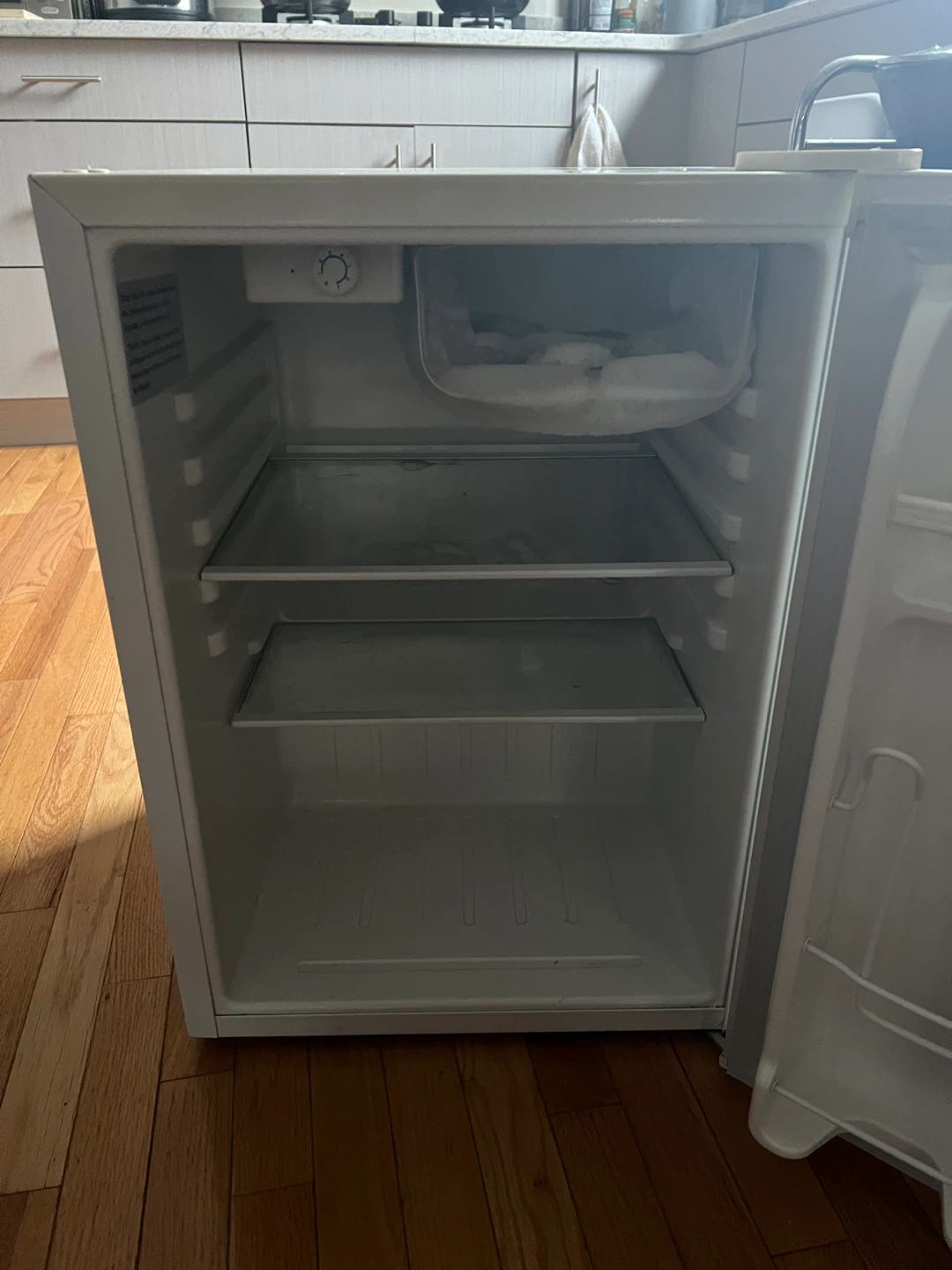 Magic Chef Mini Fridge - photo 3