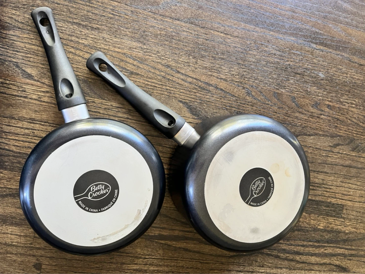 Betty Crocker Saucepans with Lids - photo 3