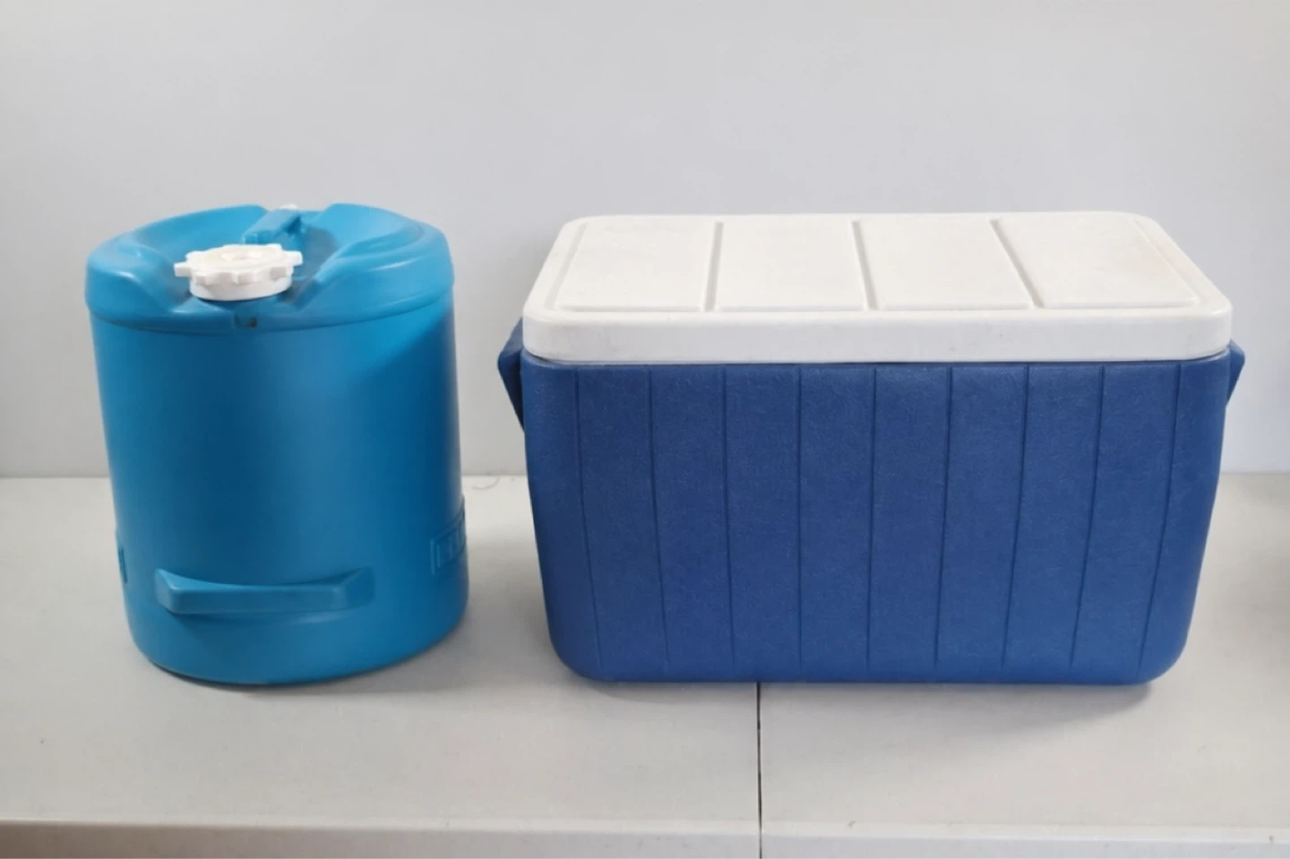 NEW Coleman 34 Litre Cooler and 18 Litre Water Jug