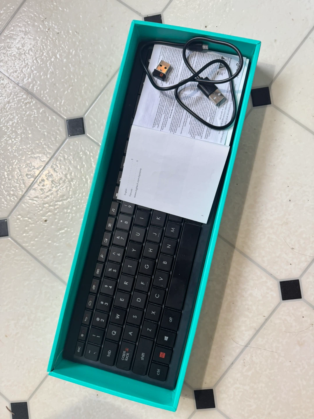 Logitech K830 Wireless Keyboard with dongle - photo 2