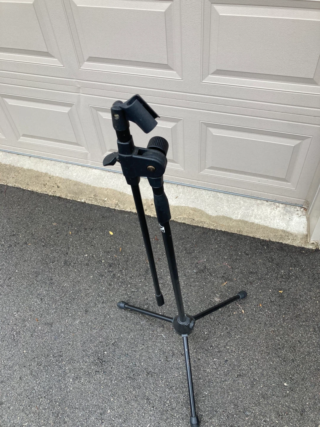 Microphone Stand - photo 2