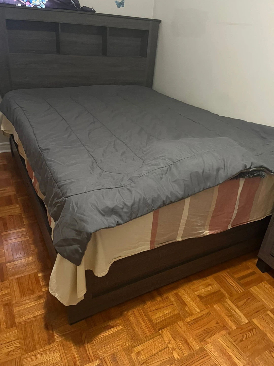 Queen bed with mattress and box