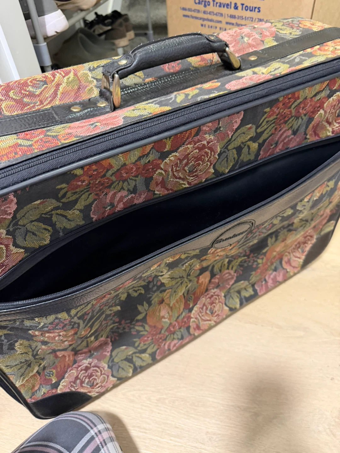Vintage Floral Suitcase - photo 2