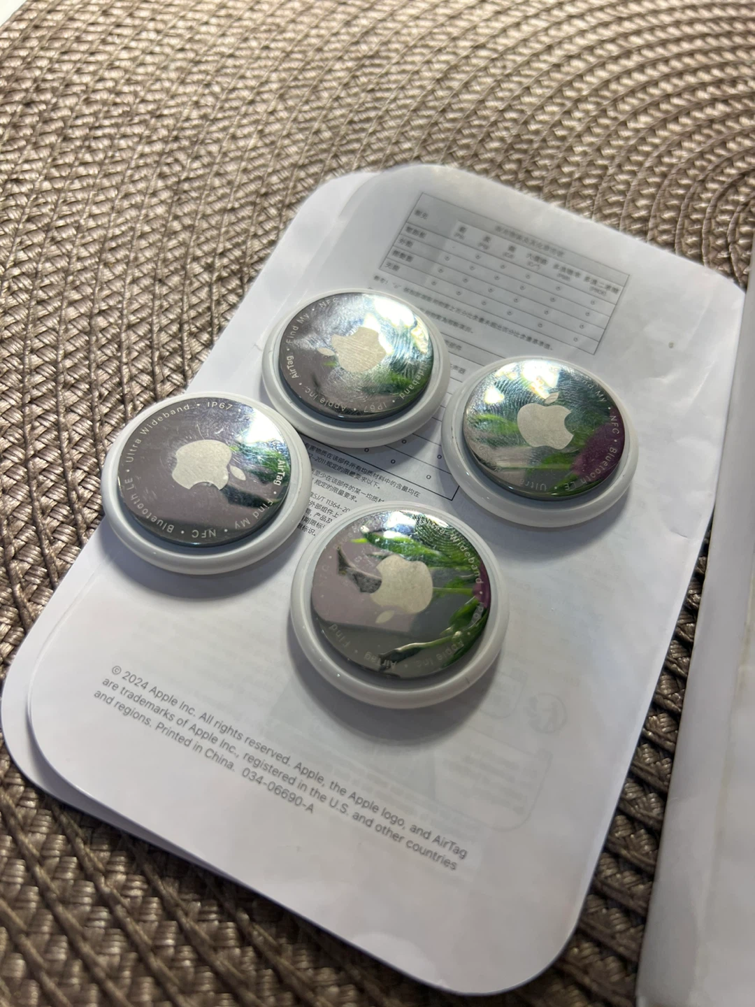 Apple AirTag 4 Pack - photo 2
