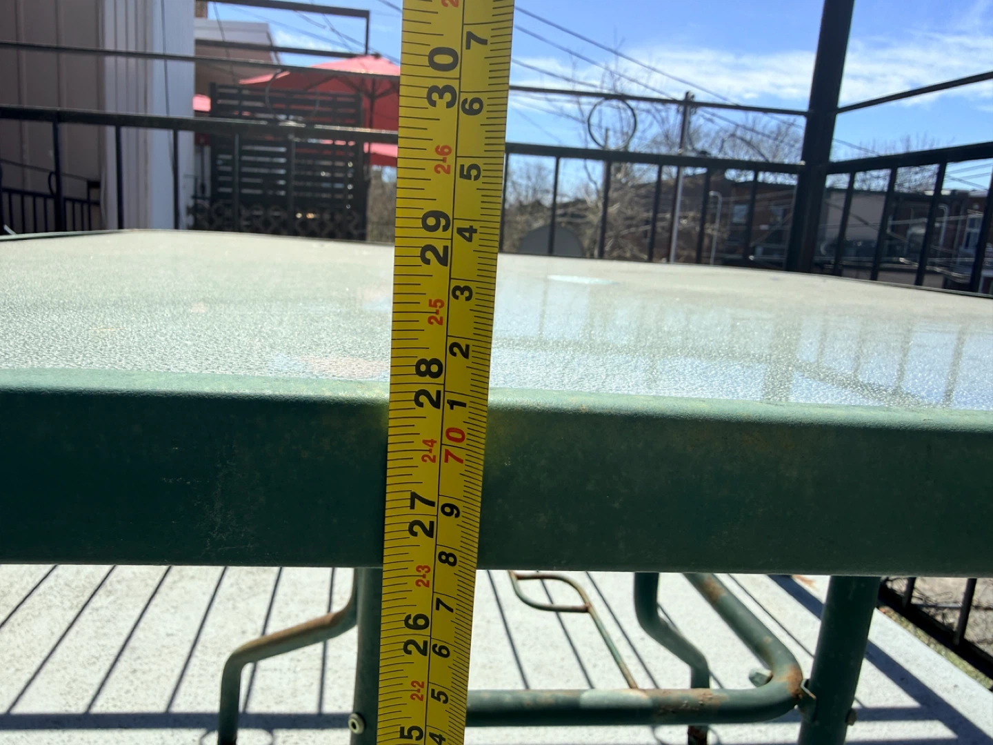 Green Glass Top Patio Table 🌱 - photo 2