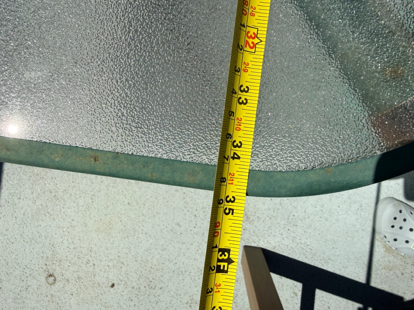 Green Glass Top Patio Table 🌱 - photo 3