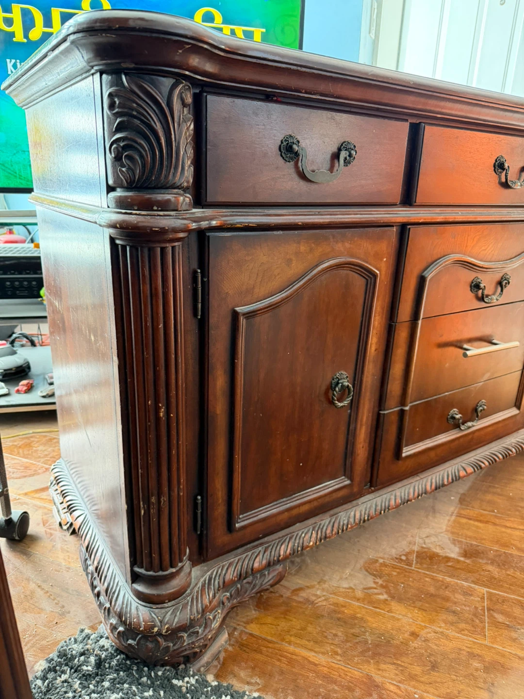 Large 2-Piece Traditional Cherry China Cabinet / Buffet Hutch - photo 2