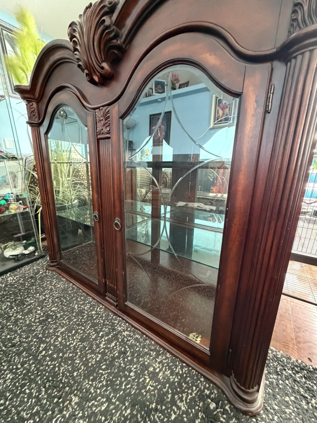Large 2-Piece Traditional Cherry China Cabinet / Buffet Hutch - photo 5