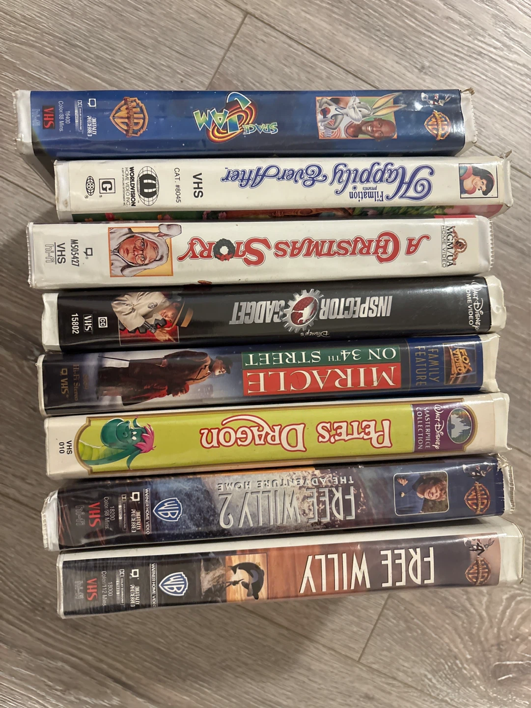 Assorted VHS Movies - Free Willy, Space Jam, A Christmasetc - photo 4