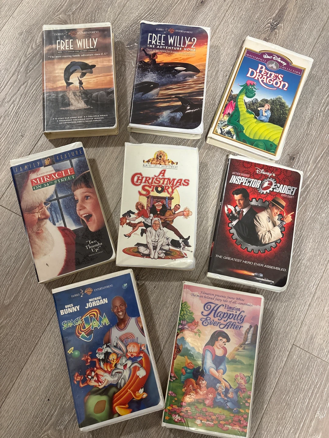 Assorted VHS Movies - Free Willy, Space Jam, A Christmasetc - photo 2