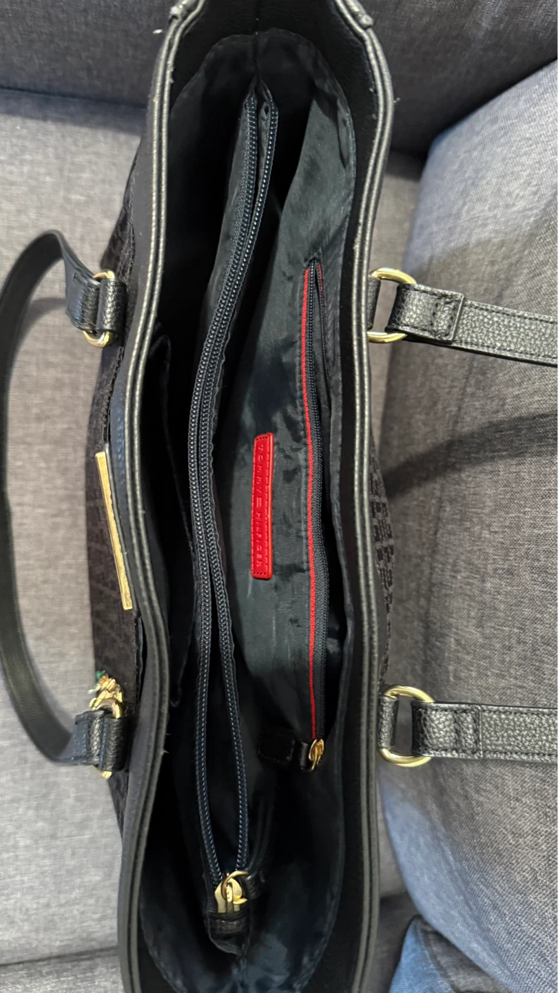 Tommy Hilfiger Bag | MOVING OUT SALE! - photo 2
