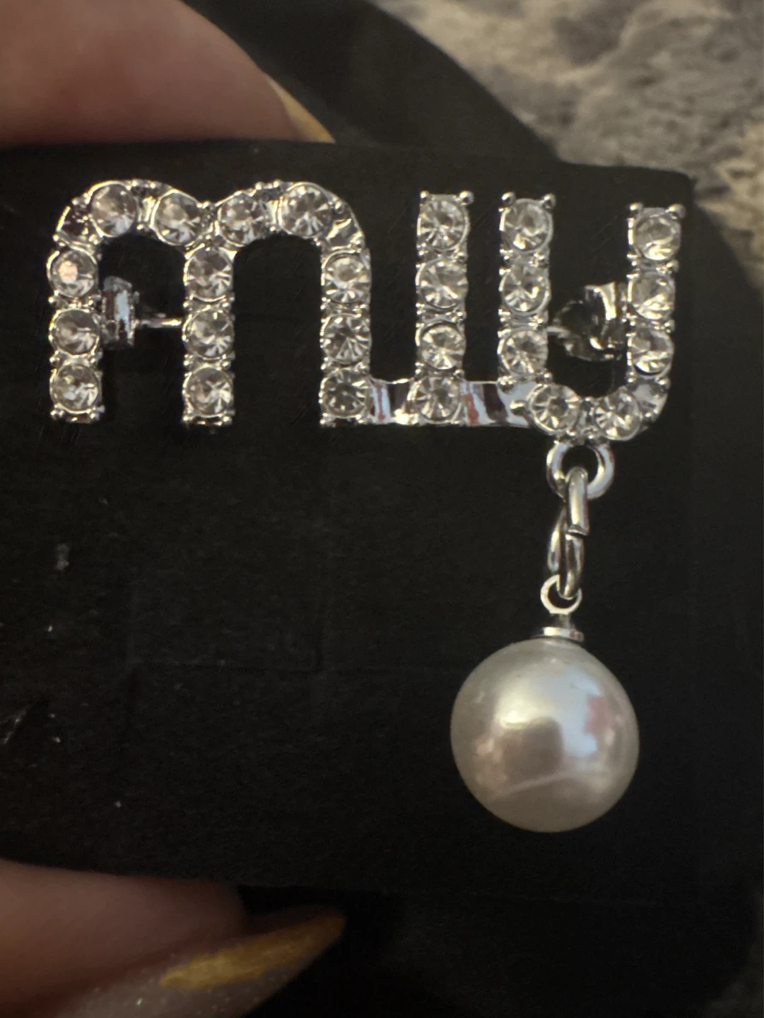 🌱 New Miu Miu Crystal Brooch with Pearl