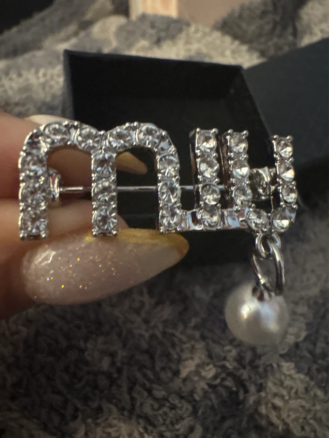 🌱 New Miu Miu Crystal Brooch with Pearl - photo 2