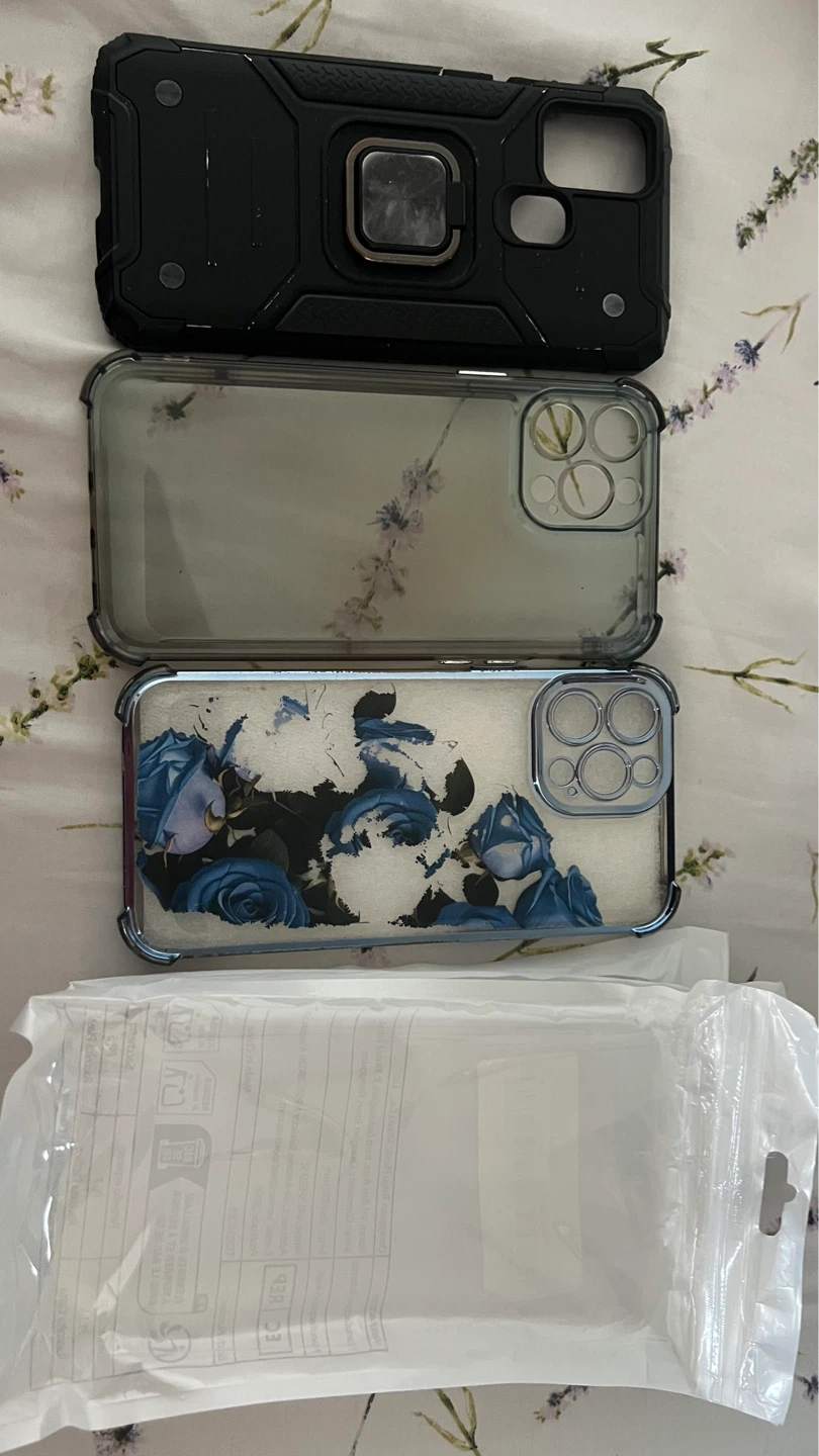 2 iPhone 13 Pro Max and 1 Samsung Galaxy F41 phone cover