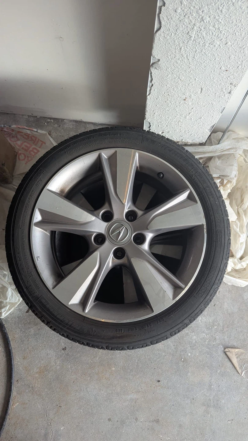 Acura Alloy Wheel with Michelin Tire 215/45R17 - photo 4