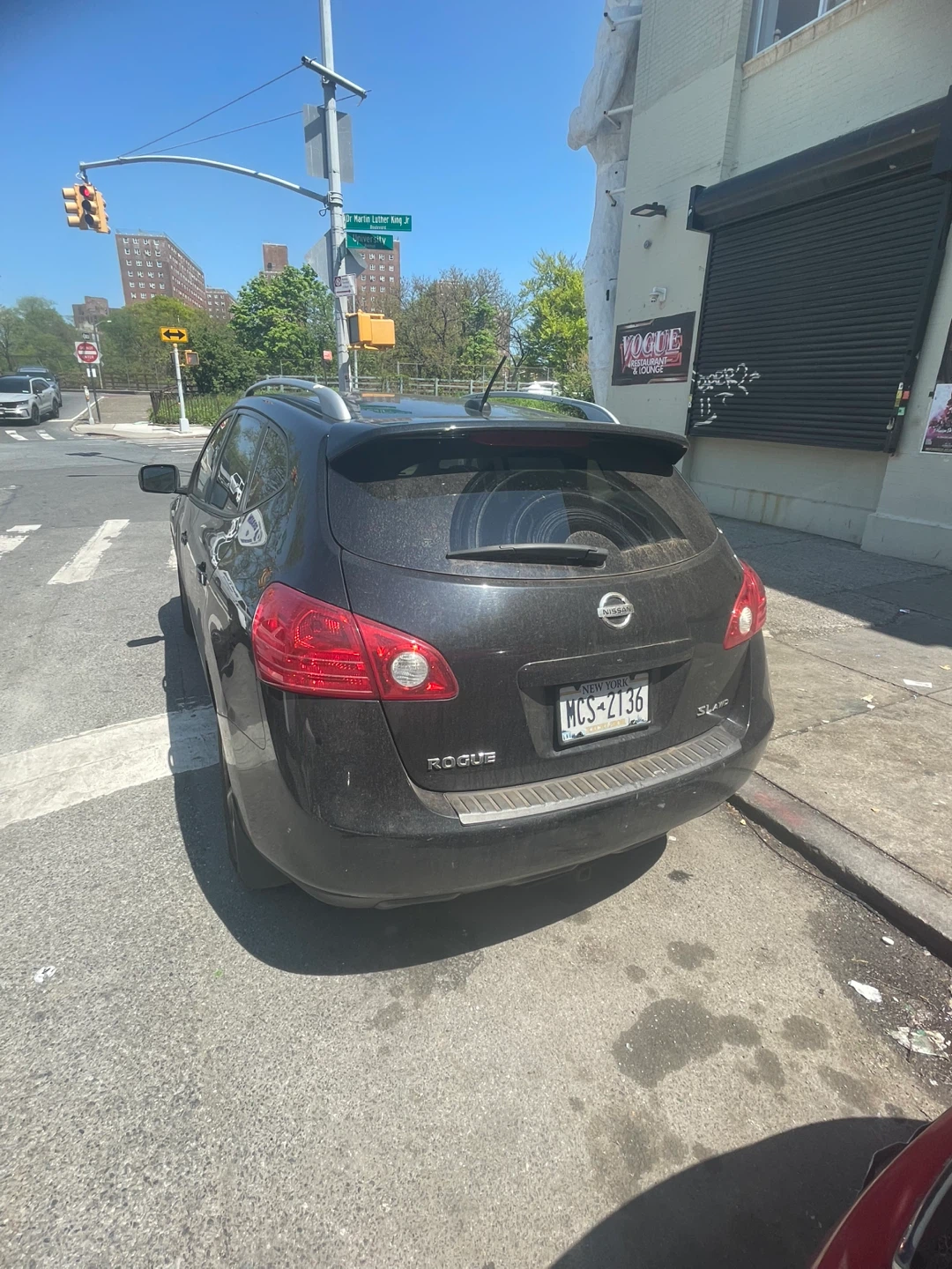 Black Nissan Rogue SUV 2009 - photo 3