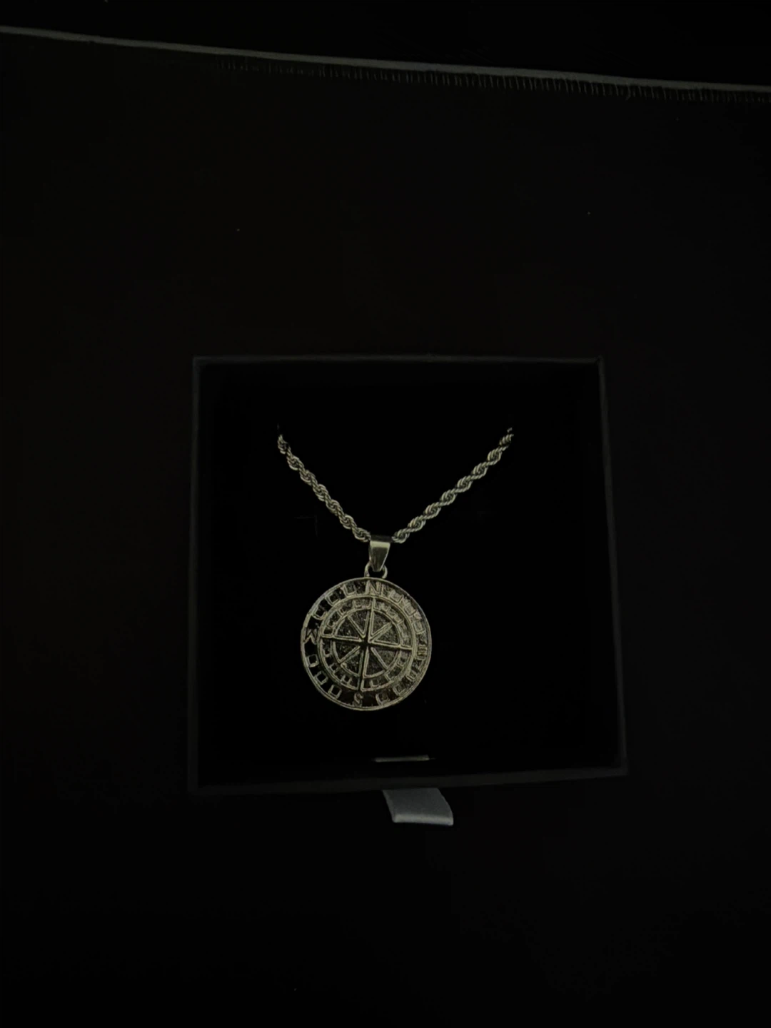 Forge & Formé Compass Necklace - photo 2