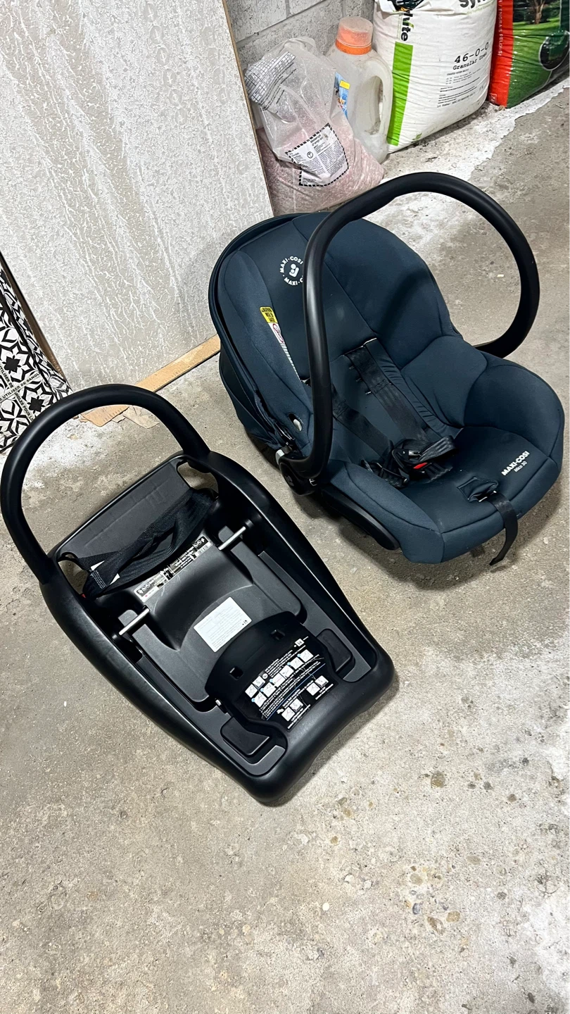 Maxi-Cosi Mico 30 Infant Car Seat with Base