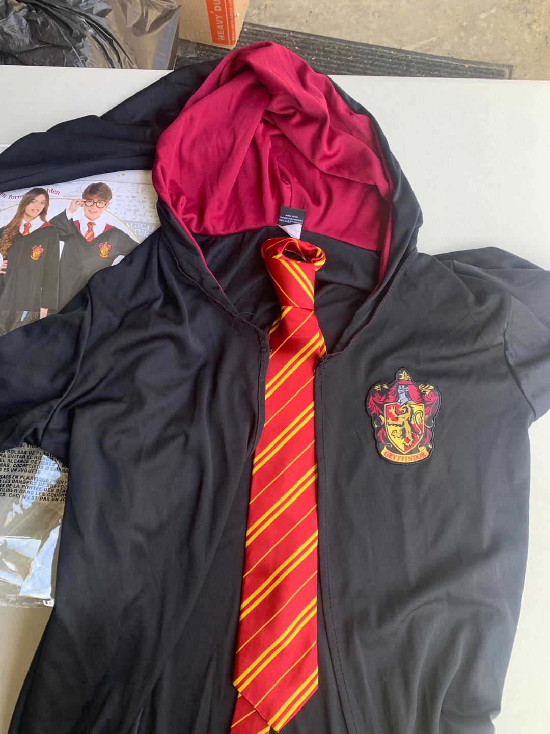 Harry Potter Gryffindor Robe Costume with Tie - Child L/XL - photo 2