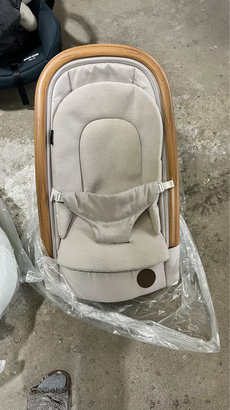 Maxi-Cosi Iora Baby Bassinet - Noah