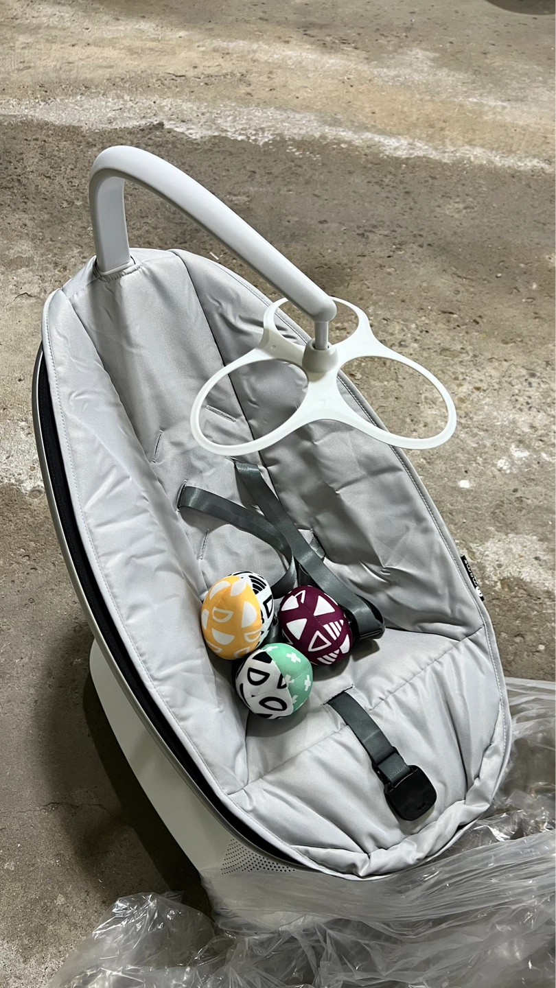 4moms MamaRoo Baby Swing with 3 Toy Balls - photo 2