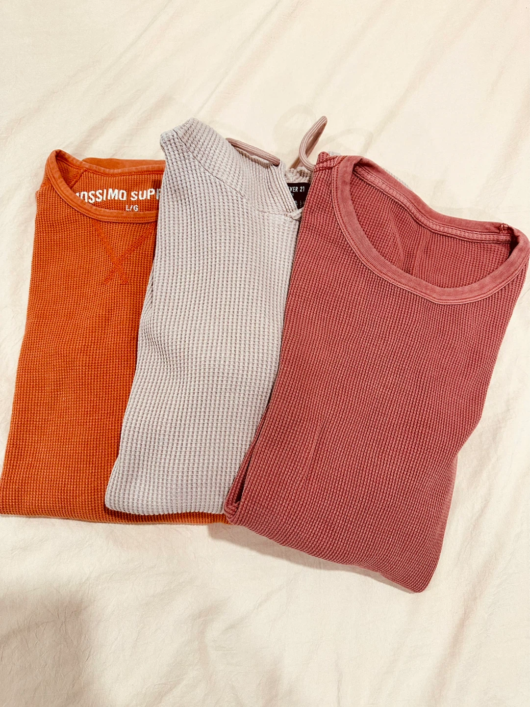 3 pcs for 4 dollors long sleeves forever 21 and mosismo